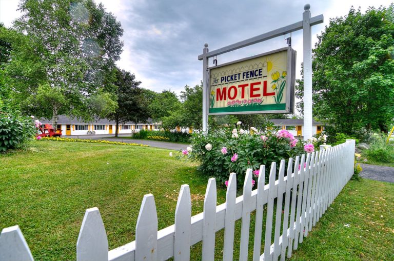 The Picket Fence Motel