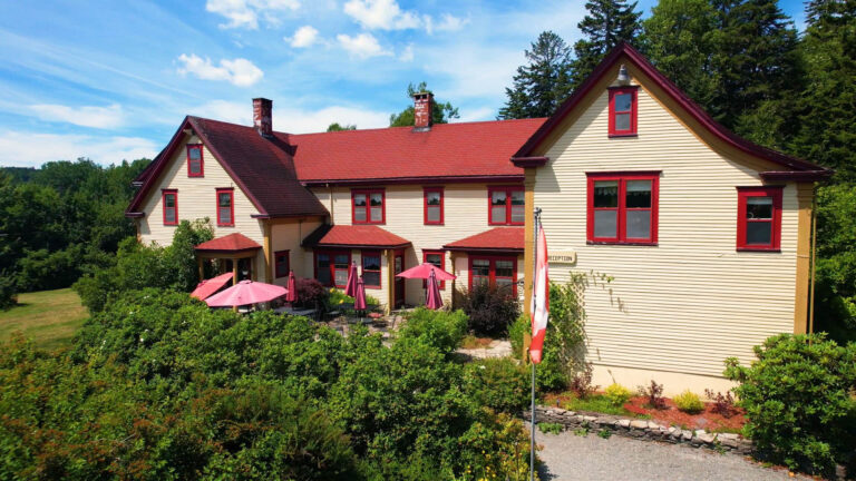 Dominion Hill Country Inn Exterior