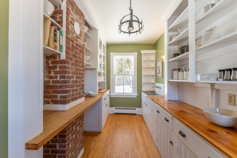 Dominion Hill Country Inn Interior